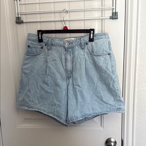 Abercrombie & Fitch Curvy Denim Shorts 32